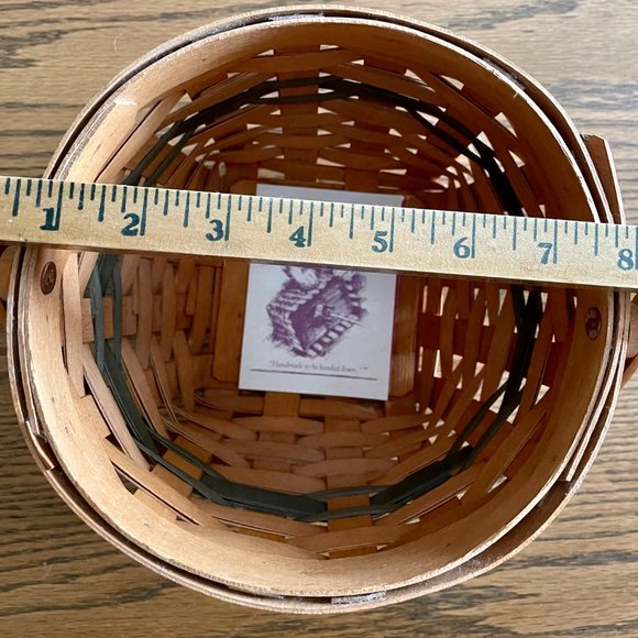 1994 Longaberger Jingle Bell Basket with original pamphets, liner and protector - Picture 13 of 13